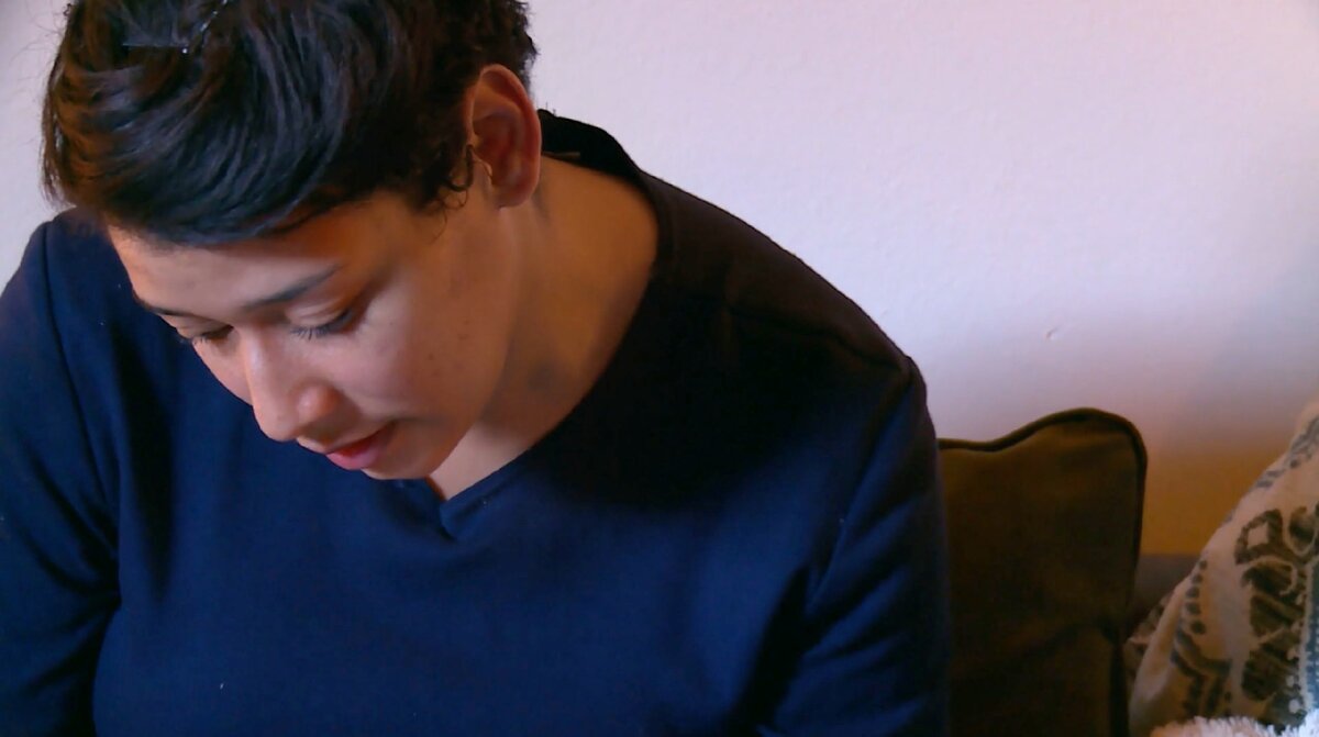 Кадр из фильма "Людно внутри".