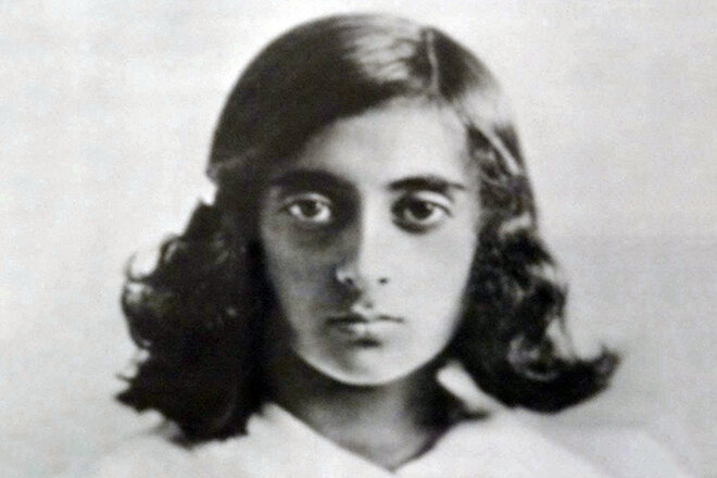 Индира Ганди в детстве. Фото с сайта biografii.net 