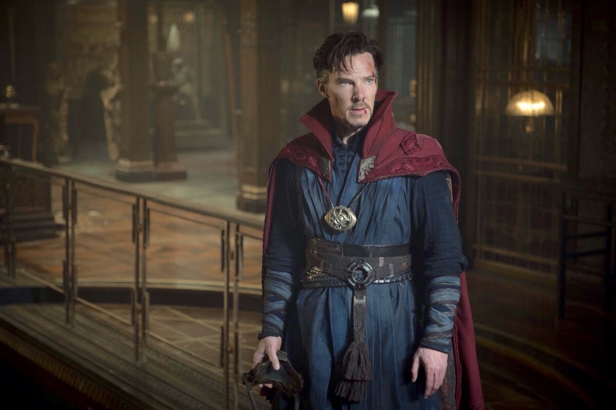 Кадр из фильма "Доктор Стрендж"