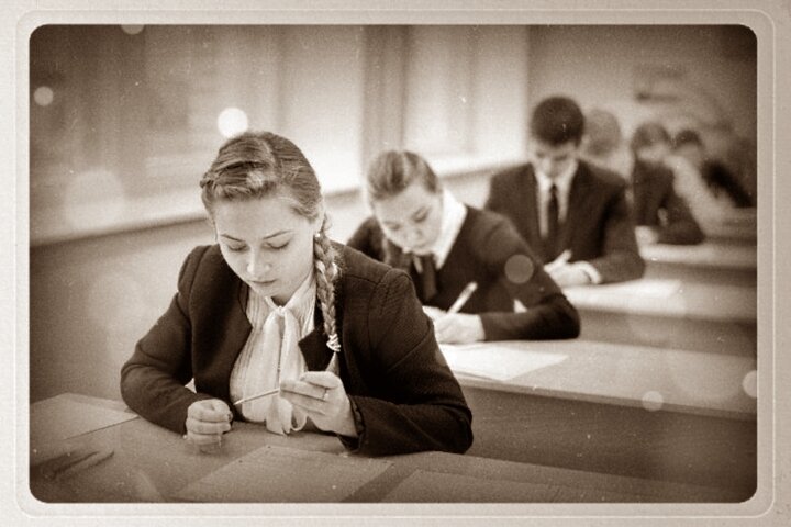 Одна из горячих тем, которые обсуждают сейчас школьники-выпускники, их мамы и папы – возможность отмены Единого госэкзамена. Такое предложение появилось недавно из-за активного внедрения в образовательный процесс дистанционных форм получения информации.