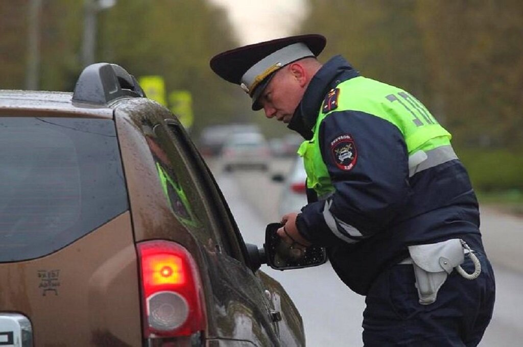 Остановка автомобиля для проверки документов