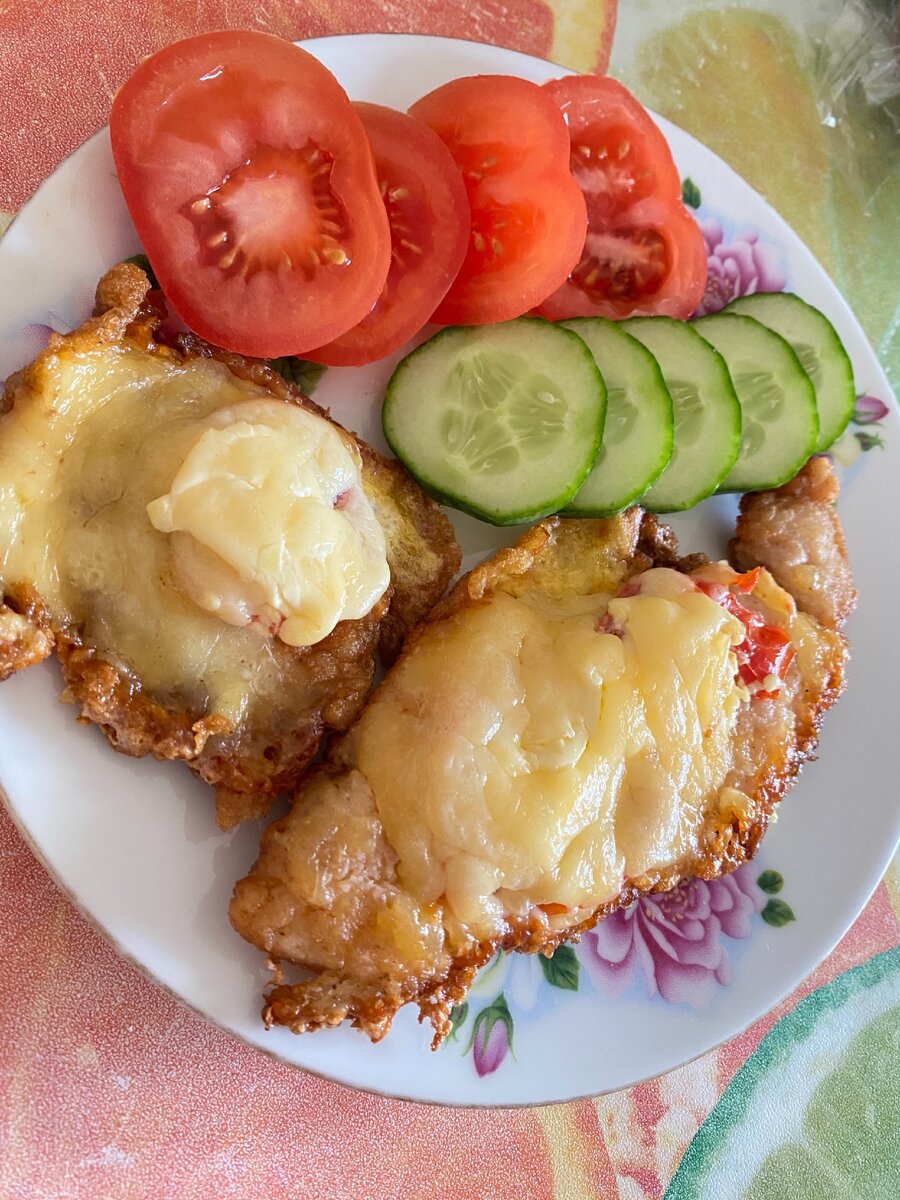 Обожаю добавлять к филе свежие огурцы и помидоры