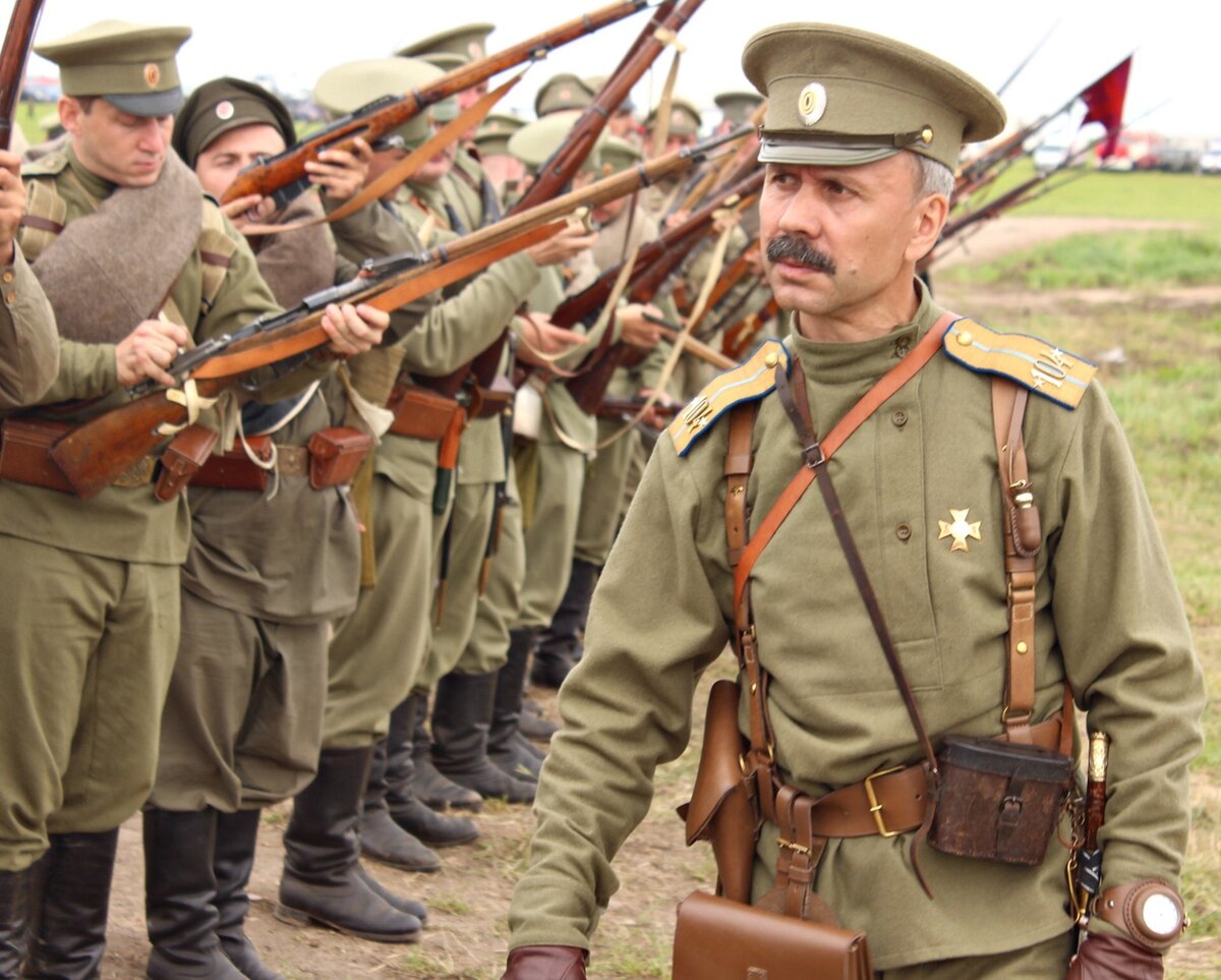 Пехотинец начало. Царская армия 1914. Русская Императорская армия 1914. Русская Императорская армия 1914 реконструкторы. Солдат русской армии 1914.