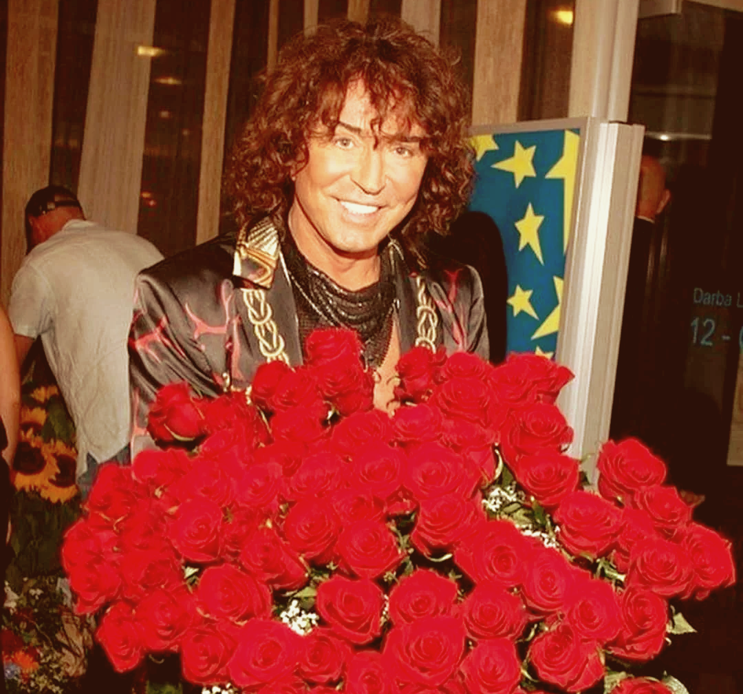 Несколько раз жизнь подвергалась опасности, но Высшие силы отводили от певца беду