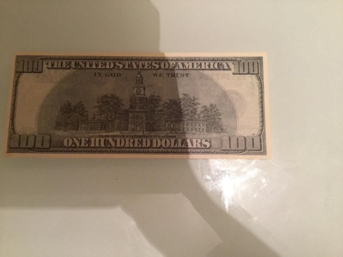 Обратная сторона доллара.