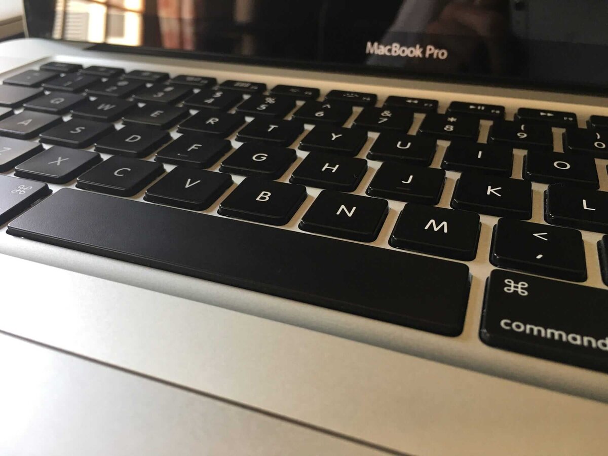 Хотя MacBook славятся своим качеством, время зачастую берет свое