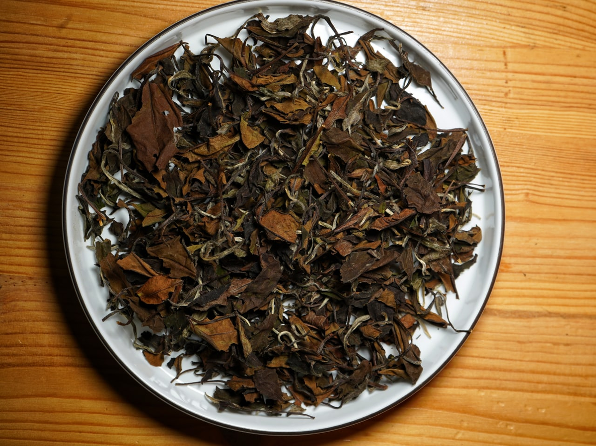 Гунмэй - белый чай из провинции Фуцзянь