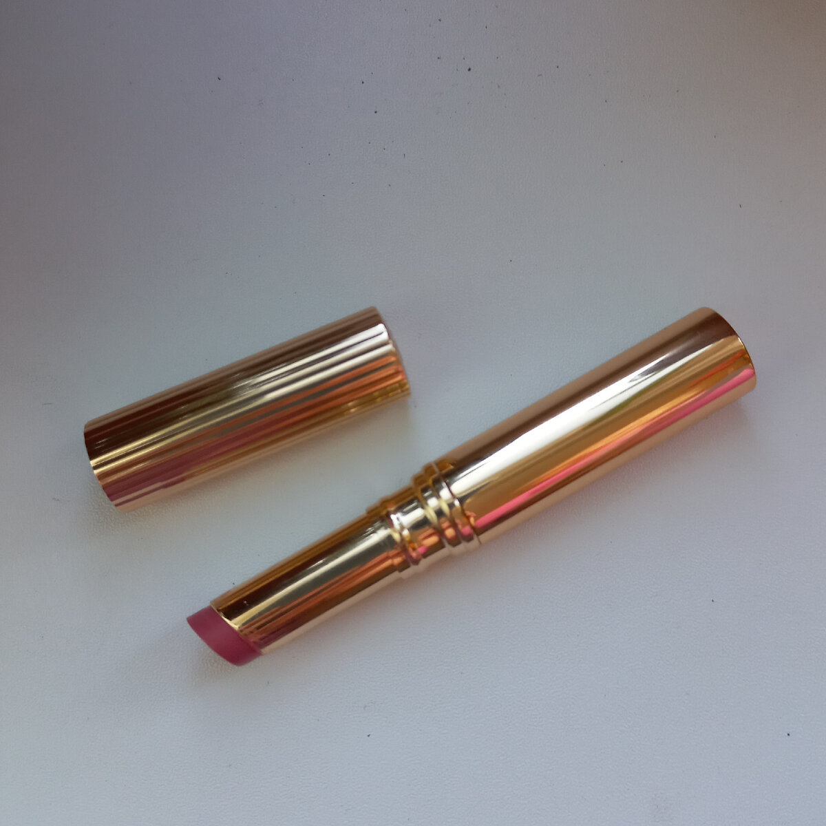 Увлажняющая помада-гель GG Iconic Radiance SPF 30+