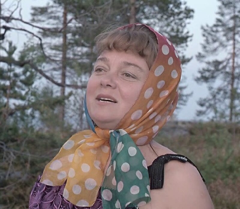 Кадр из фильма «Любовь и голуби» (1984). Скриншот.