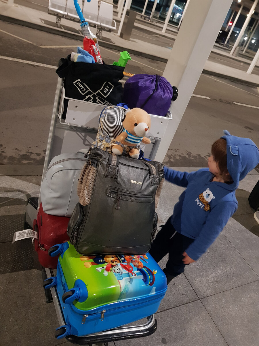 Симферополь. Автобусная остановка Аэропорт. Фото Анна Карпенко. 