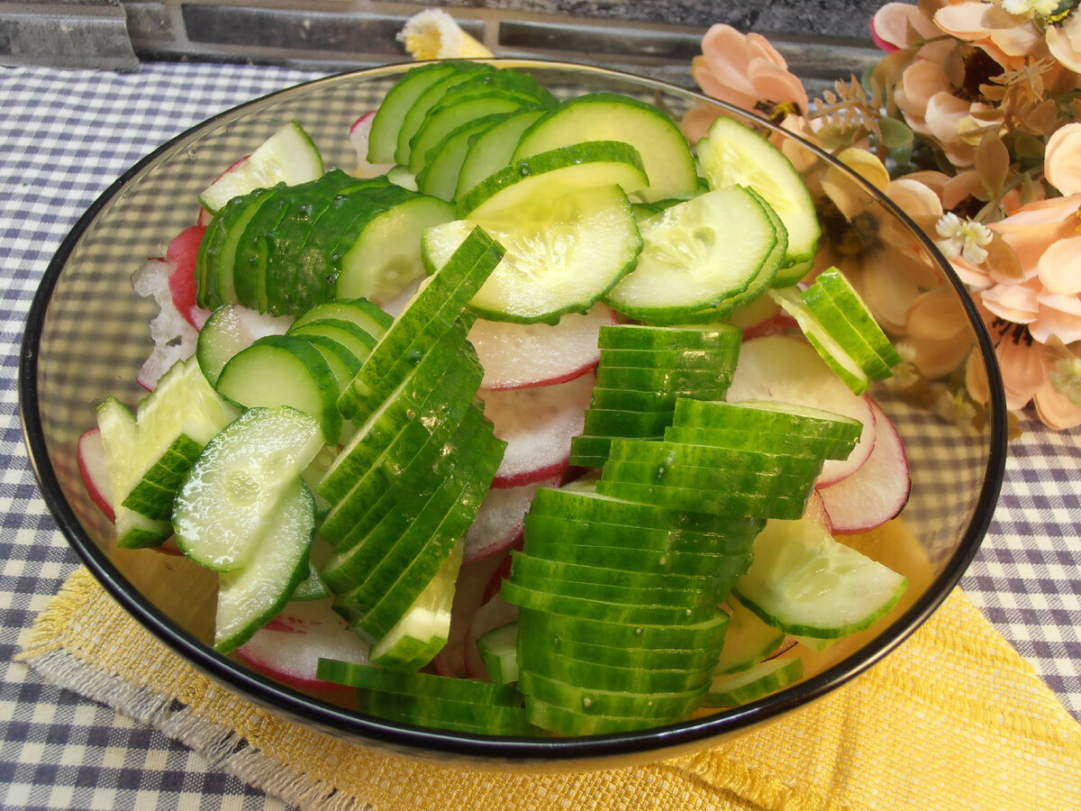 Салат из редиски с огурцом | Готовим вкусно дома/ Кулинария/ Рецепты | Дзен