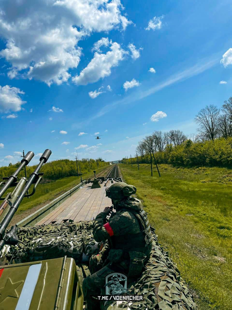 Мы успешно вернулись к бронепоездам! Те в очередной раз доказывают свою необходимость!