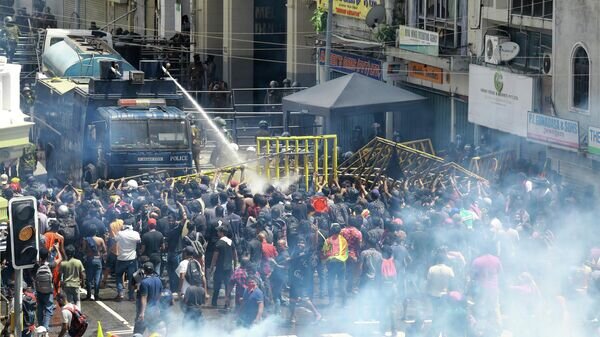    Акция протеста в Коломбо, Шри-Ланка© AP Photo / Amitha Thennakoon