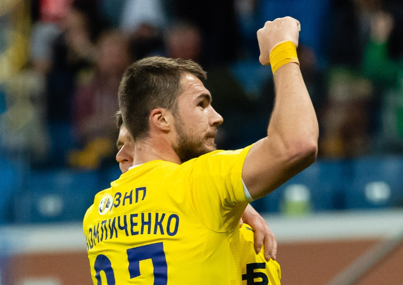 Н.Комличенко только что сравнял счет во встрече с "Динамо". Фото из интернета.