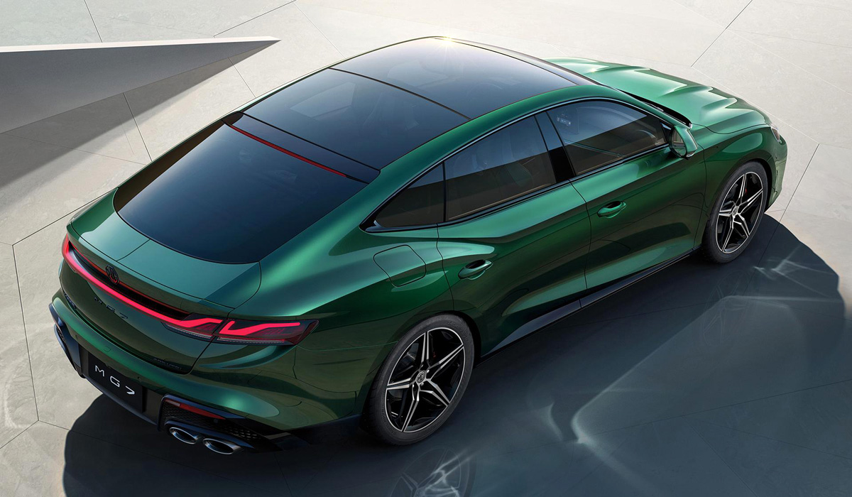 Атлетичный кузов лифтбека MG 7 не назовешь обыденным дизайнерским решением 