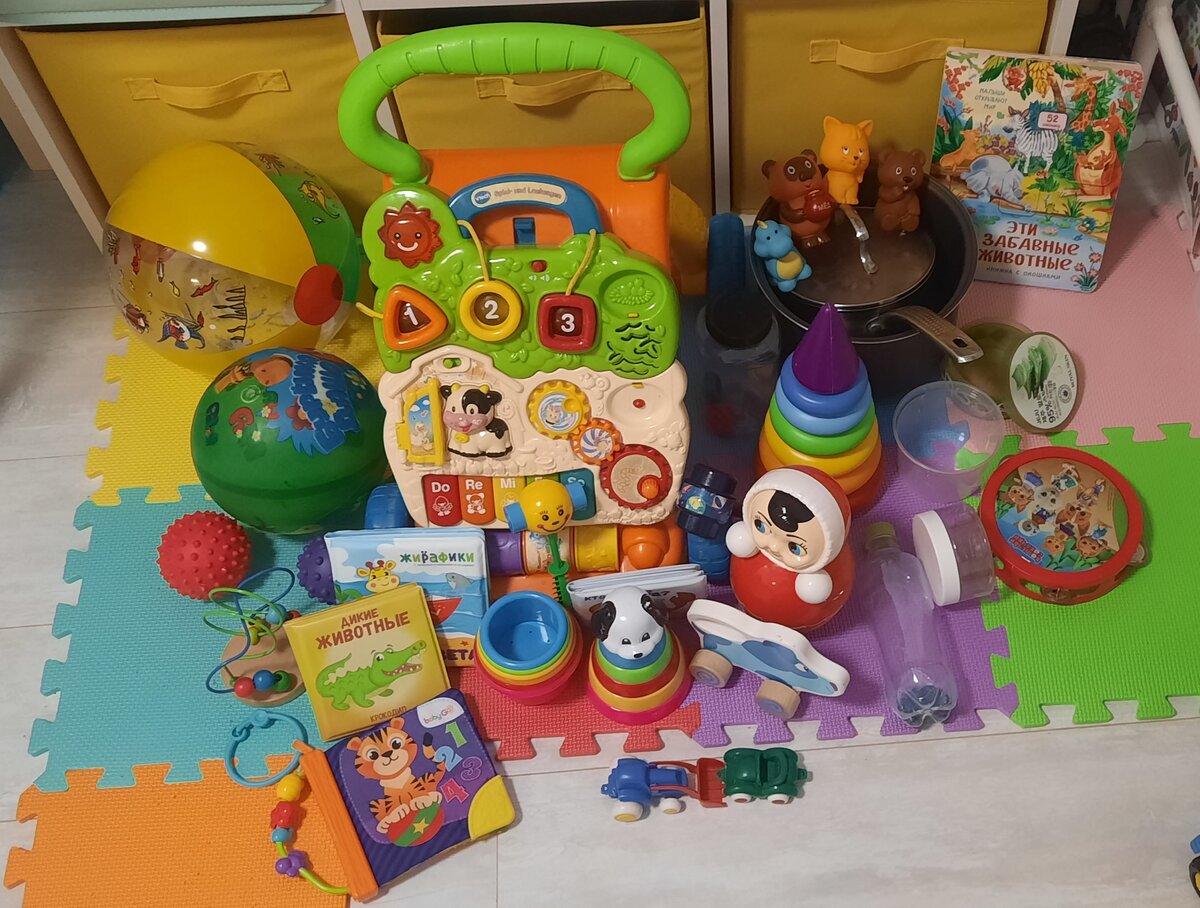 Развивающие игрушки для детей до 1 года: игрушки для новорожденных малышей по месяцам