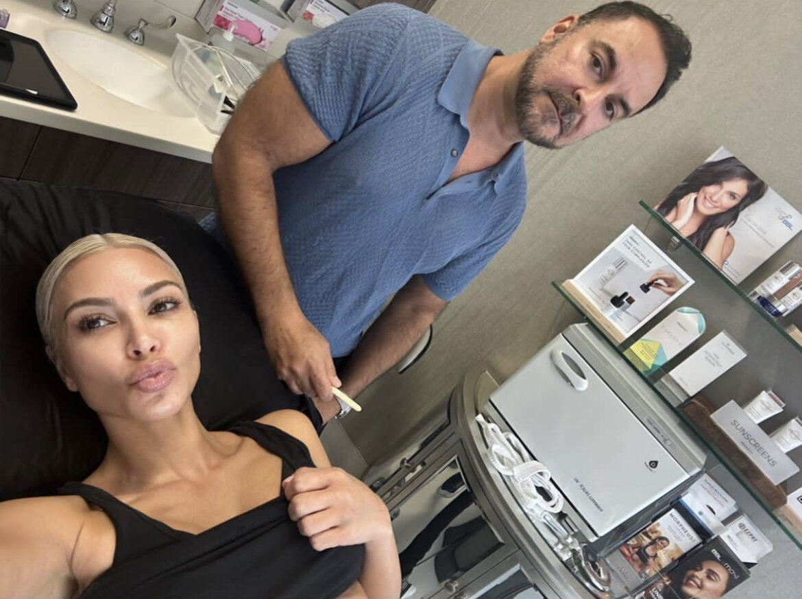    Ким Кардашьян показала, что делает подтяжку животаСоцсети Ким Кардашьян