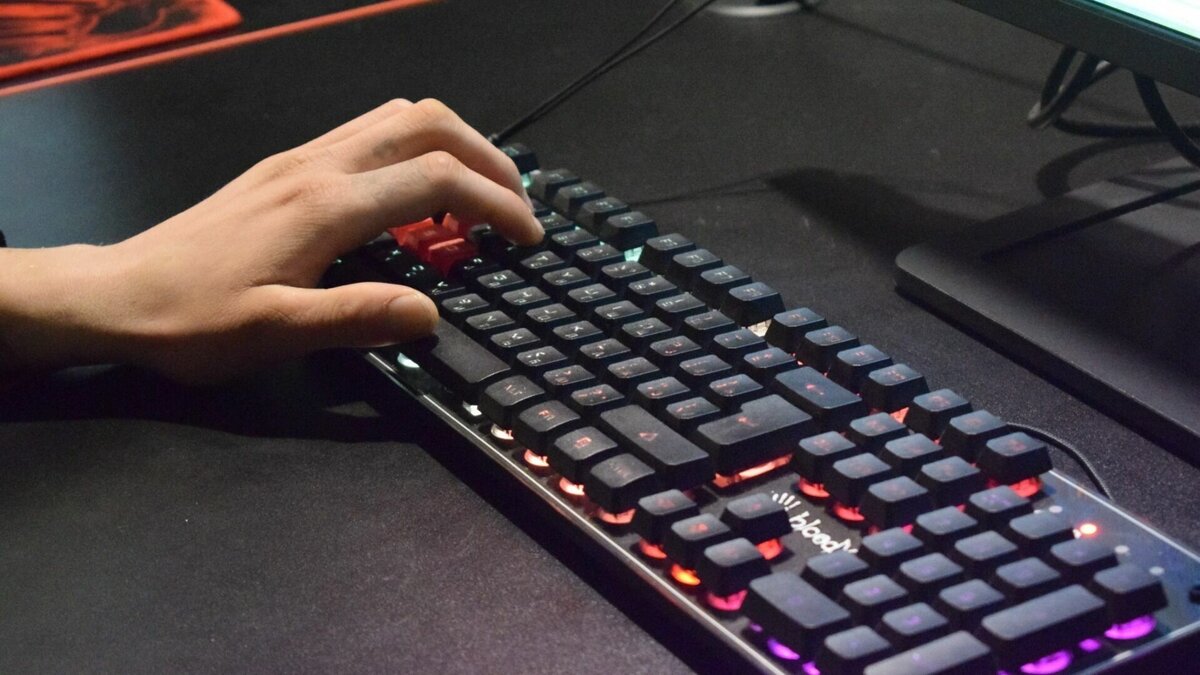     Скорая приезжает недостаточно быстро? Подросток из Омска 218 раз сообщал о несуществующей опасности экстренным службам. Началось рассмотрение дела о телефонном терроризме.