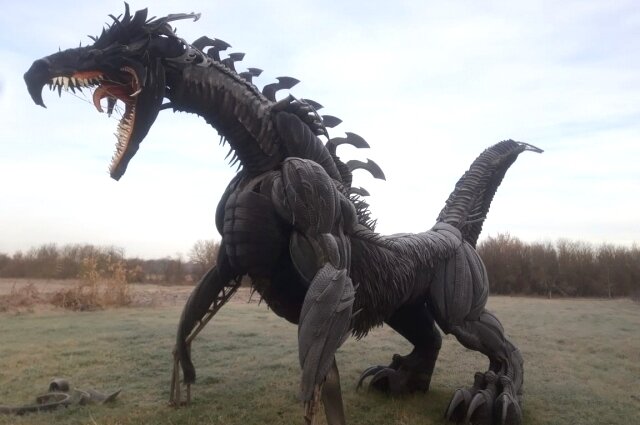    Дракона предстоит еще выкрасить в черный цвет. Фото: Из личного архива/ Валерий Кудрин