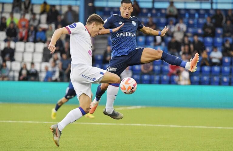    ФК «Оренбург» сыграл вничью с ЦСКА на домашней арене Марина Шарт