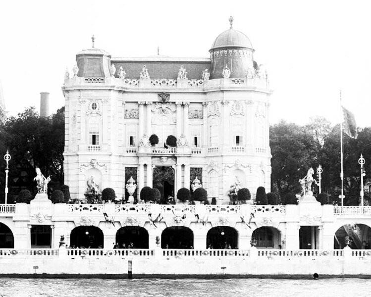 Фото из Википедии