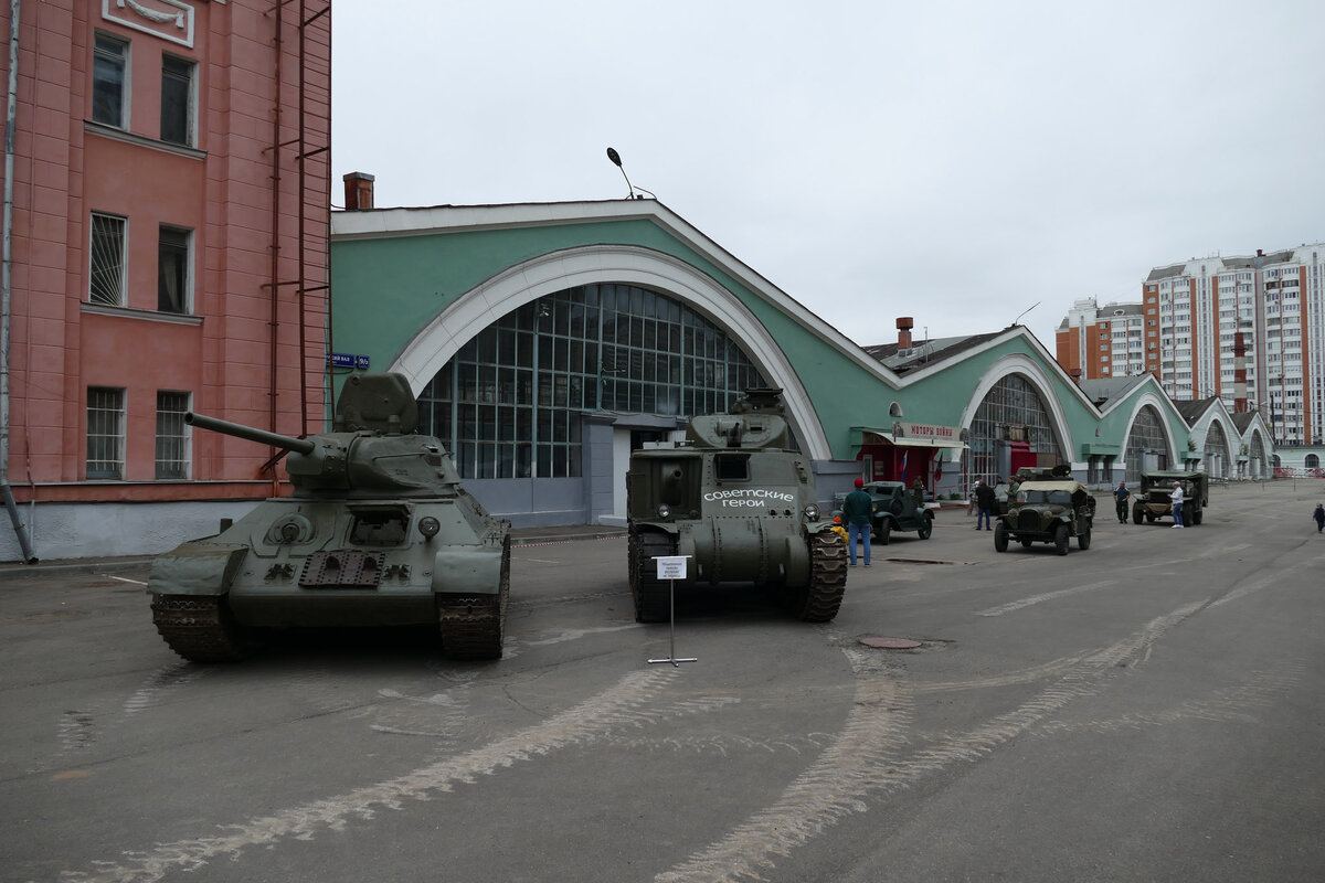 Бронетанковые моторы войны в День Танкиста | Юрий Пашолок | Дзен