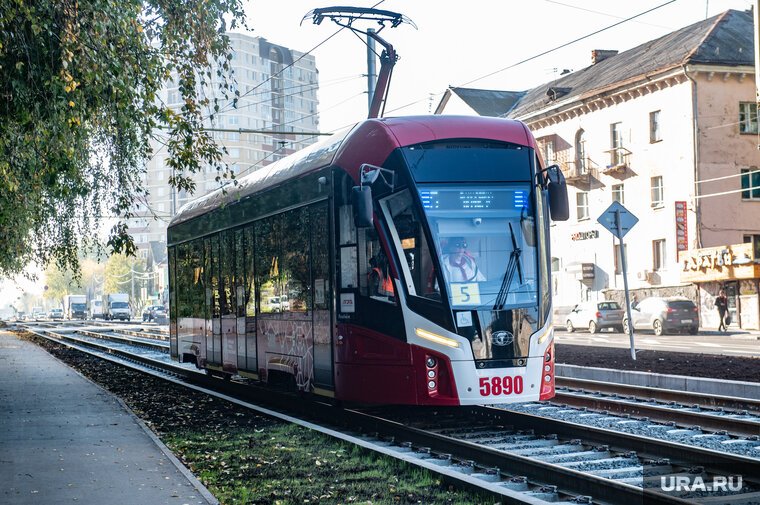    И совсем новые 71-911 «City Star» в модификации 71-911ЕМ «Львенок» Сергей Русанов © URA.RU