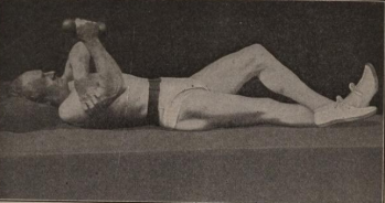 Несколько дней назад я опубликовала первую статью о Сэнфорде Беннете - человеке, который в 50 лет стал делать собственный комплекс упражнений для лица и тела в кровати, а к 72 годам по всем...-13