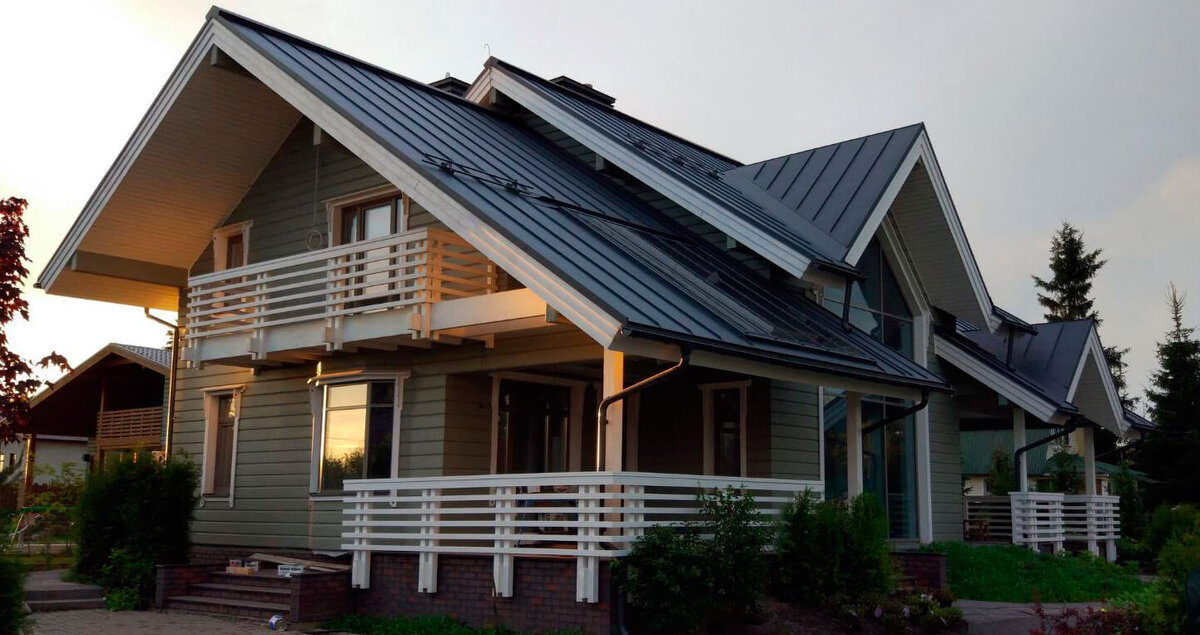 Фальцованная кровля. Источник фото: https://kvin.ru/upload/iblock/3bd/3bd6ec225720cd6b7b07e3aa1d2bdddd.jpg