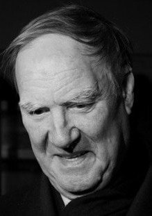 СЕРГЕЙ КАПИЦА: «ЕСЛИ ВЫ ПЕРЕД ЛЮДЬМИ ИЗОБРАЖАЕТЕ УМНИКА, ГОВОРИТЕ С НИМИ НА КАКОМ-ТО ЗАГРАНИЧНОМ ЯЗЫКЕ – ЭТОГО ОНИ ВАМ НЕ ПРОЩАЮТ»