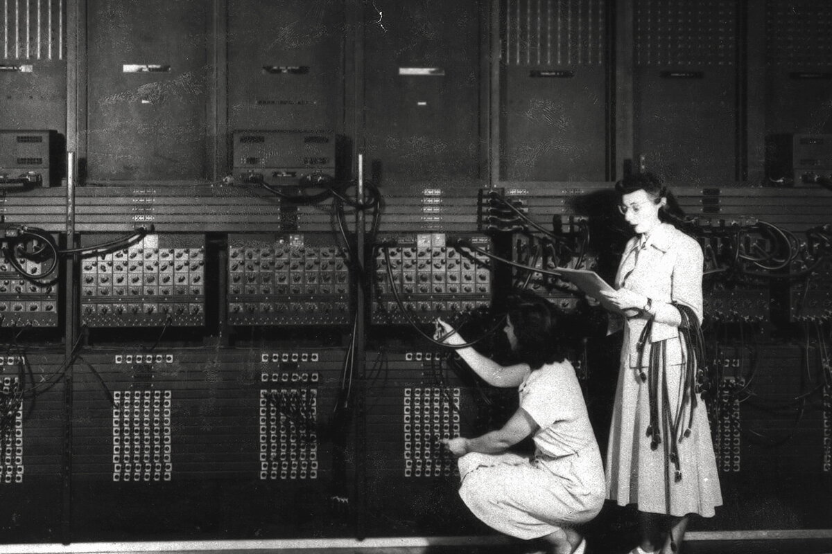 Эниак 1945. Первое поколение, после 1946 года. The first computers текст. The first computers of the 1940s were. Эниак нейман.