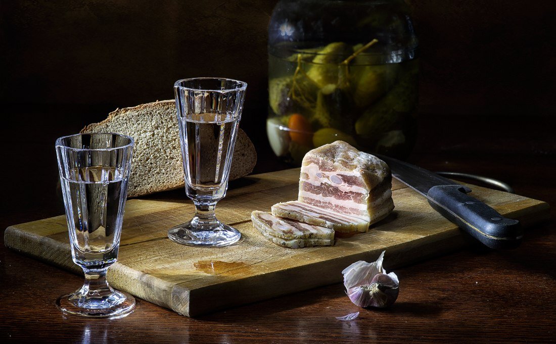 Фото: https://russianpulse.ru/continentalist/2017/08/10/1639831-chem-nelzya-zakusyvat-nbsp-vodku