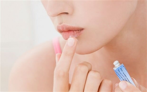 Маски для губ в домашних условиях: 5 эффективных рецептов