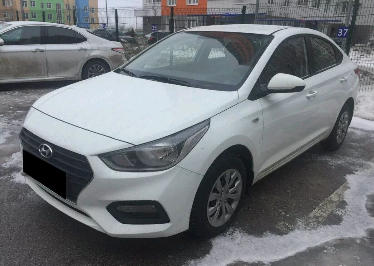 Вот он, мой красавец - первый Солярис на районе, чем я очень горжуся.