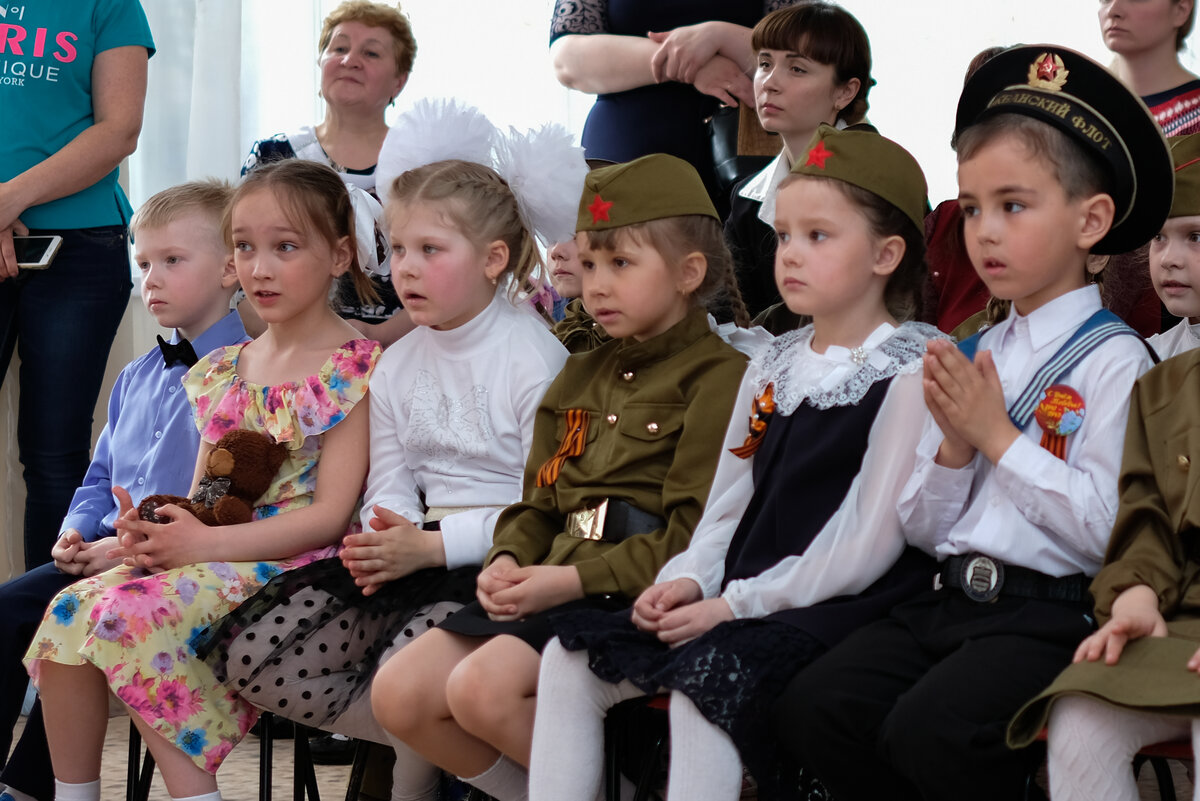 Патриотическое дошкольников. Патриотизм для дошкольников. Стихи о войне читают дети на конкурс. Дети читают стихи о войне. Конкурс читаем о войне.