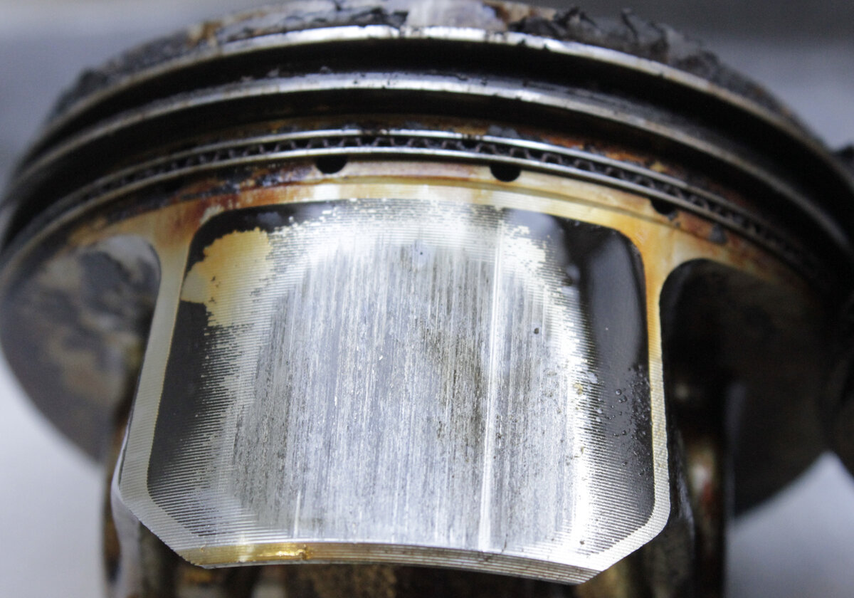 Поршень и блок двигателя после 60 тыс. км. пробега