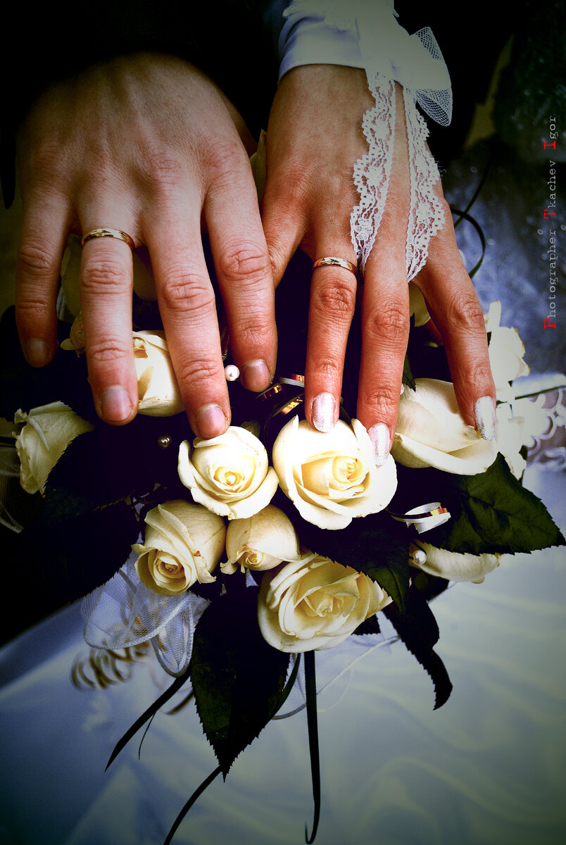 Любовь-великая сила! И если научиться ею правильно распоряжаться,то мир вокруг нас,станет счастливее!♥♥♥