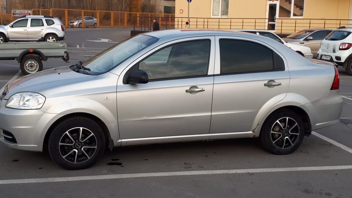 Учитывая возраст и пробег -  4 бала из 5.