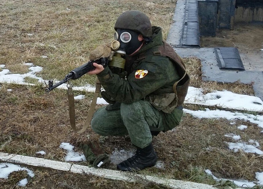 К счастью, коллективной взбучки с противогазами мы так ни разу и не увидели