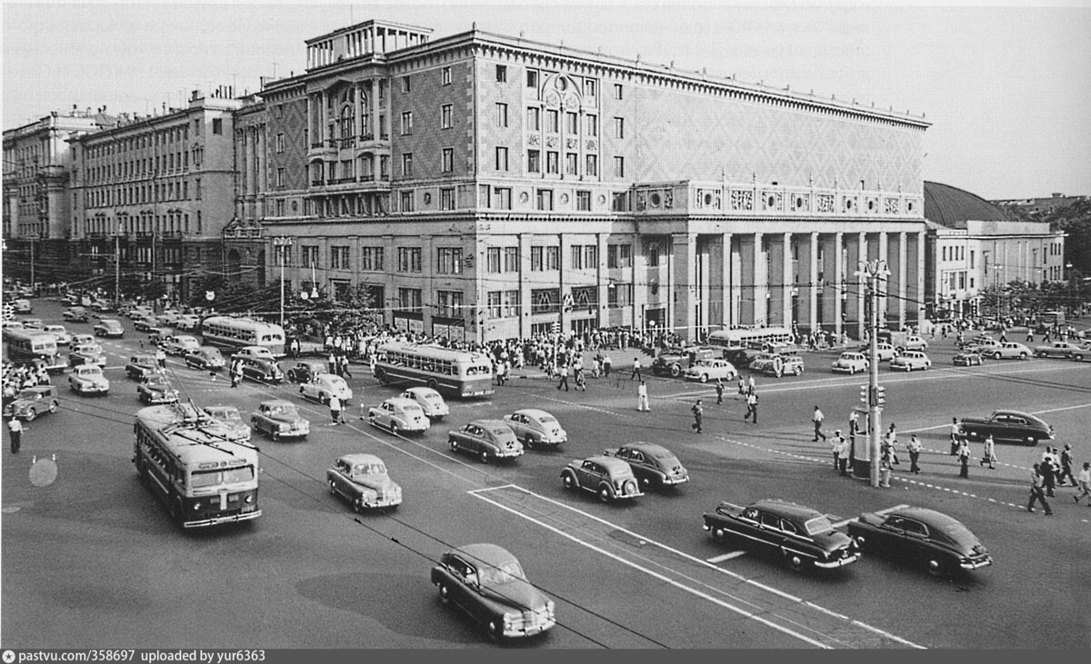 Триумфальная площадь, 1954.