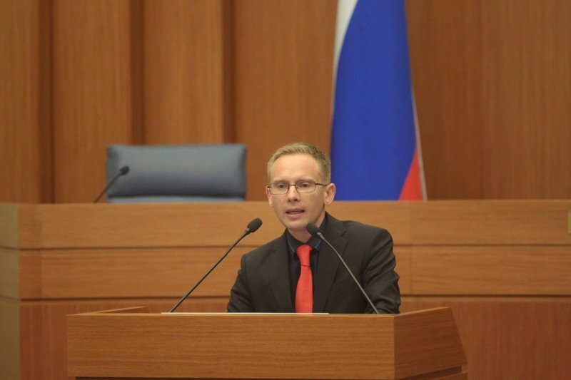 Сергей Савостьянов на трибуне Мосгордумы. Фото: https://duma.mos.ru   