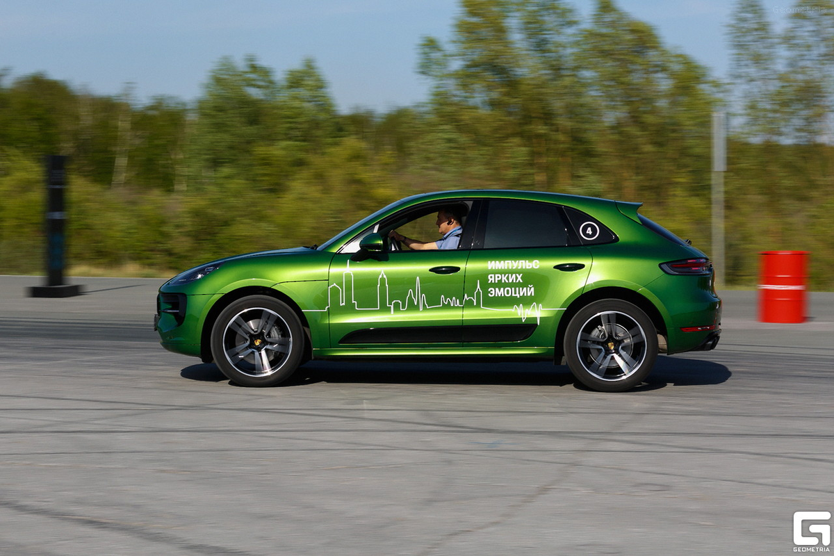 Тест-драйв Porsche Macan. Фото geometria.ru