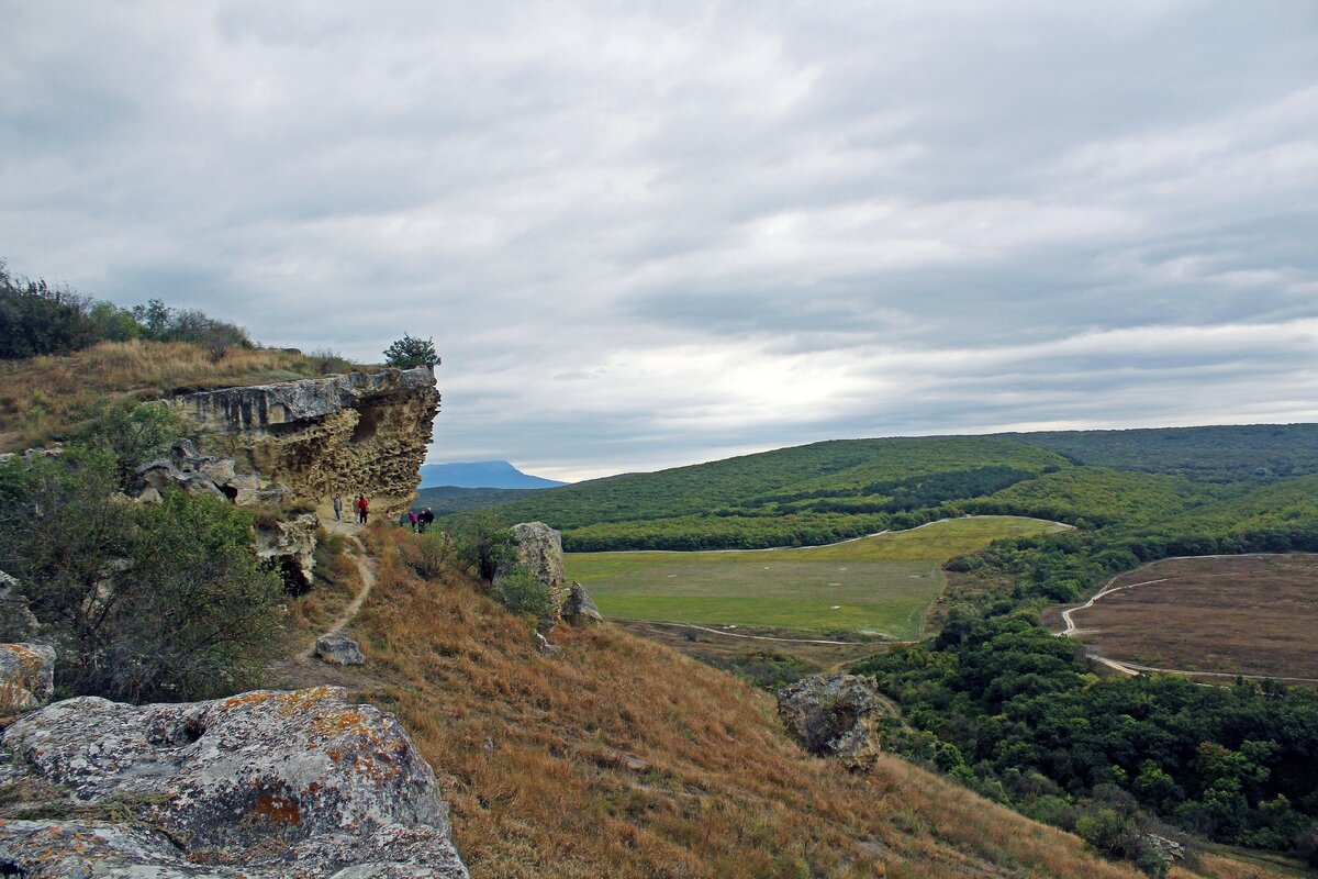 Скалистая вершина Курочка в Крыму