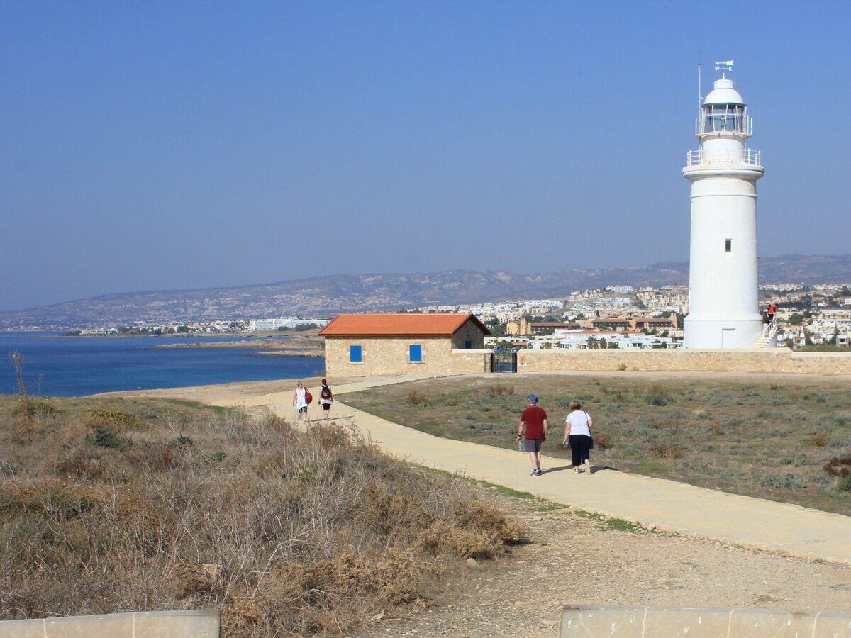 Маяк молодой, но вас старше. Построен в 1888