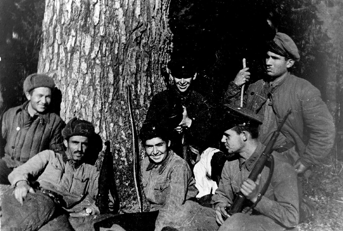 Бойцы сформированной в Ереване 61-й Краснознаменной стрелковой дивизии Закавказского фронта. Фото фронтового корреспондента "АрмТАГ" Сурена Хосроева.