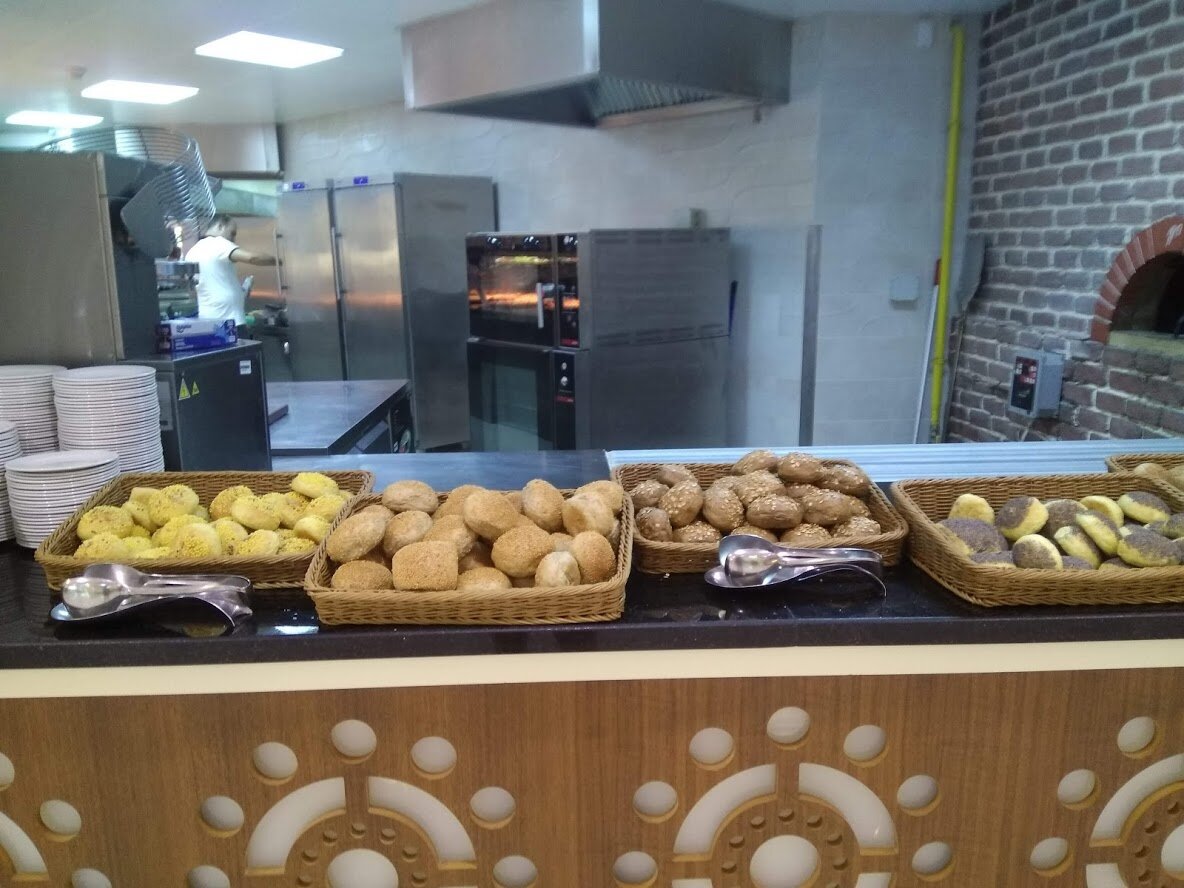 Разные булочки. Есть и с довольно низкой калорийностью