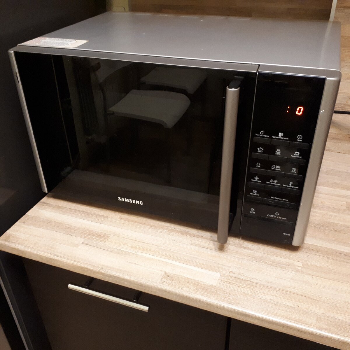 Микроволновая  печь подвергшаяся ремонту.