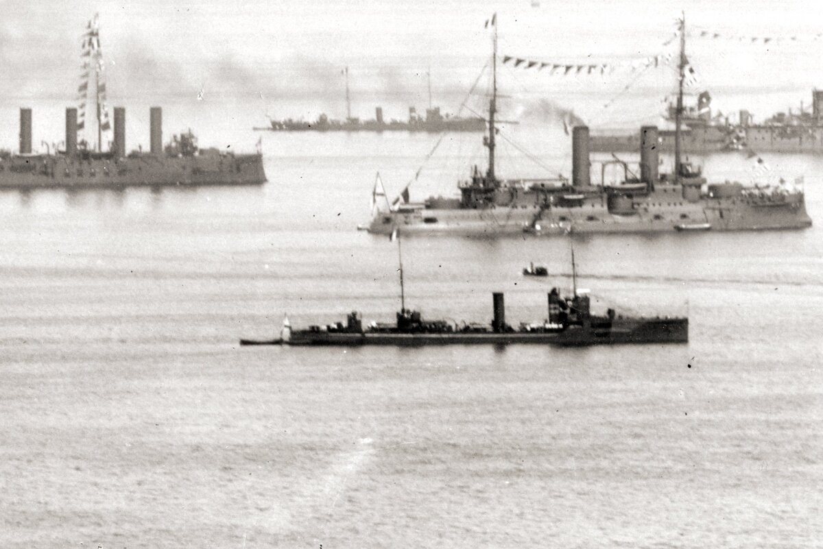 казань. модель эскадренный миноносец 30 бис. эскадренный миноносец неудержимый. эсминец суровый на рейде. эсминец суровый на рейде.