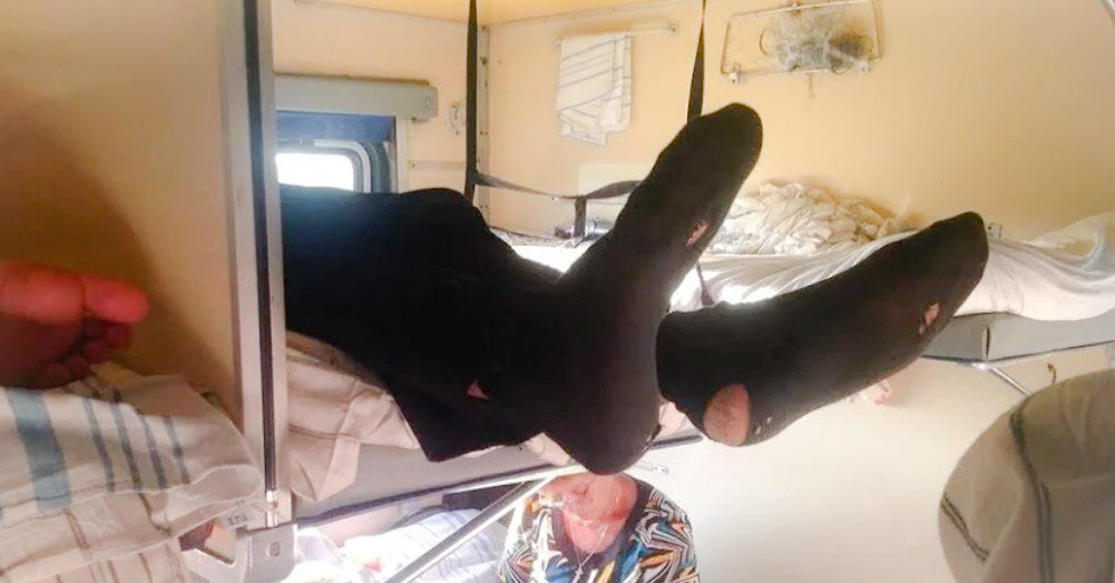 Вот что в плацкартах просто убевает. 