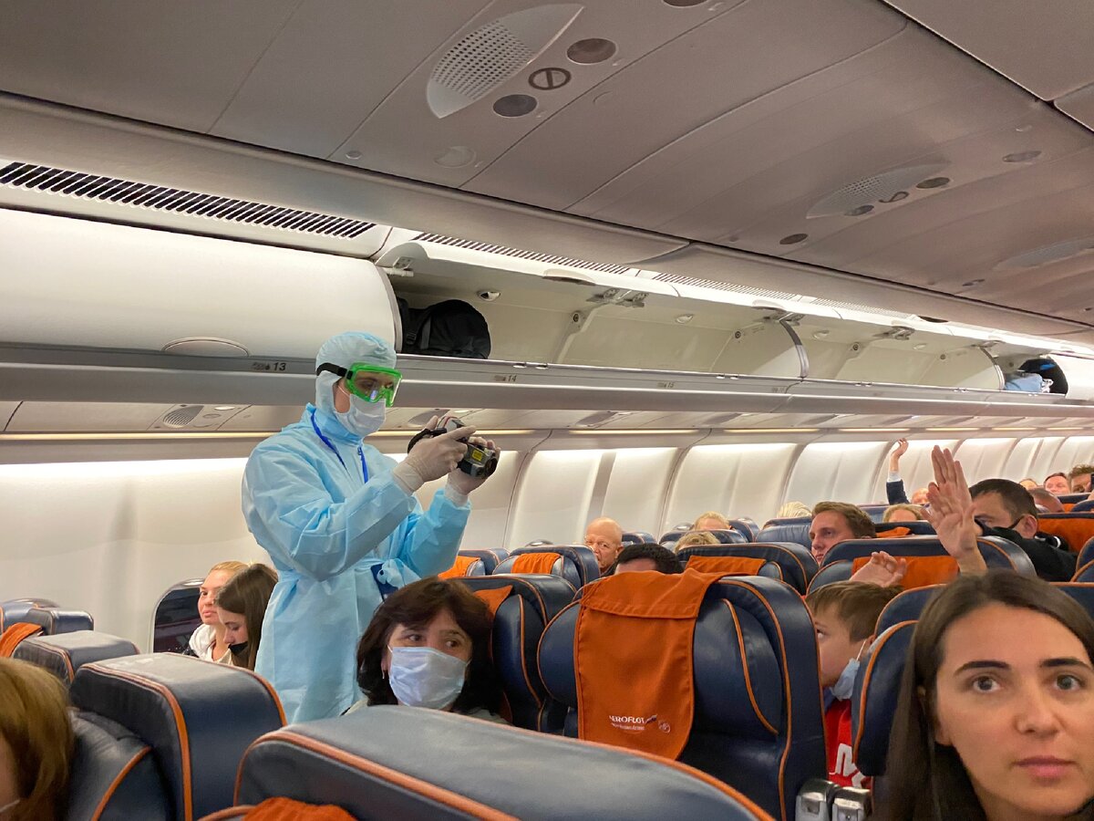 Проверка пассажиров рейса Пхукет-Санкт-Петербург